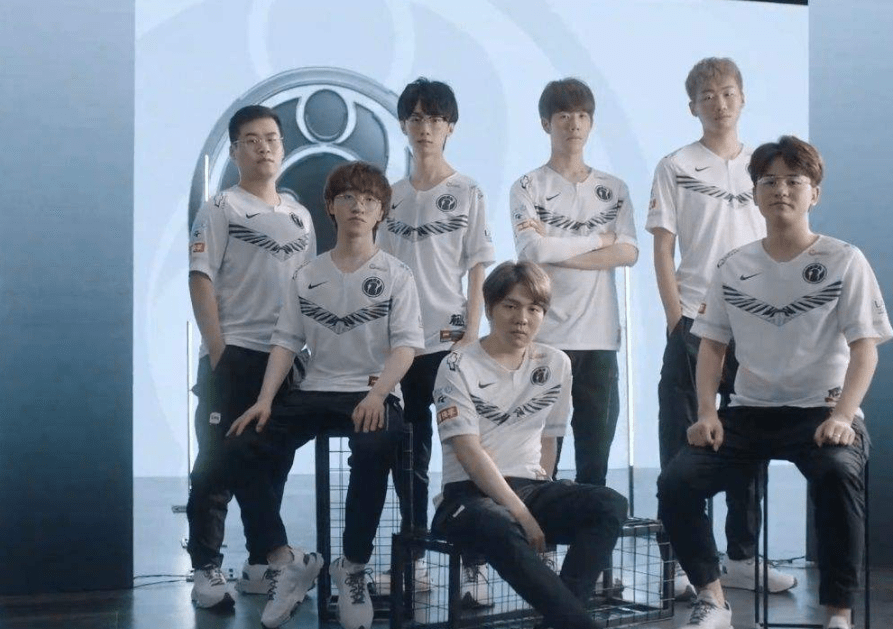 对困境的人 对困境的人