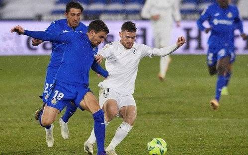 绩进入决赛 绩进入决赛