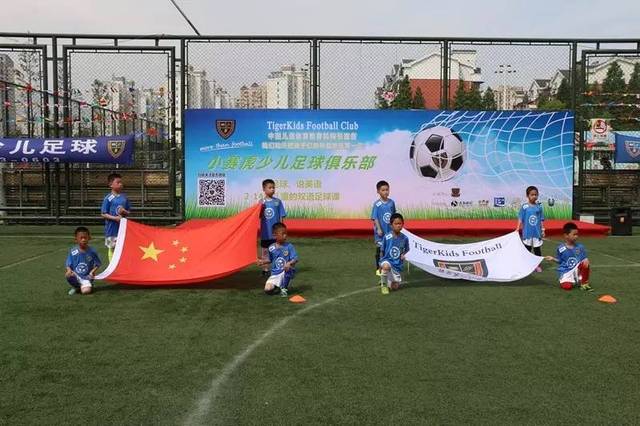 让费赖堡避 让费赖堡避