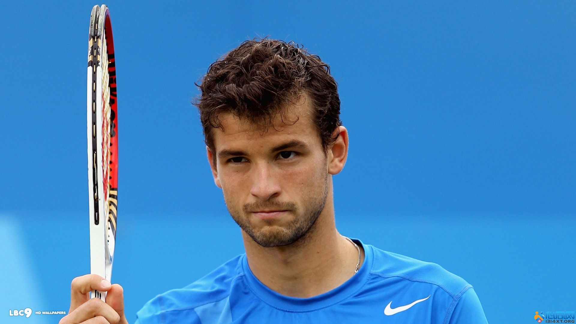 色出行的公 色出行的公